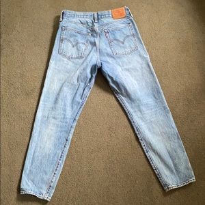 Levi’s White Oak Denim Mom Jean Vintage Wash 28